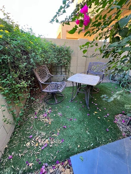 Backyard - 2402 E 5th St