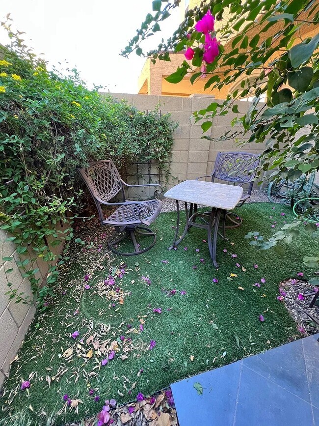 Backyard - 2402 E 5th St