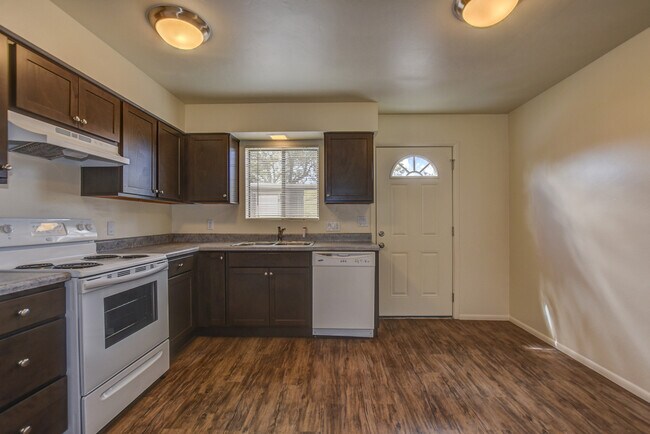 Building Photo - 510 1st St