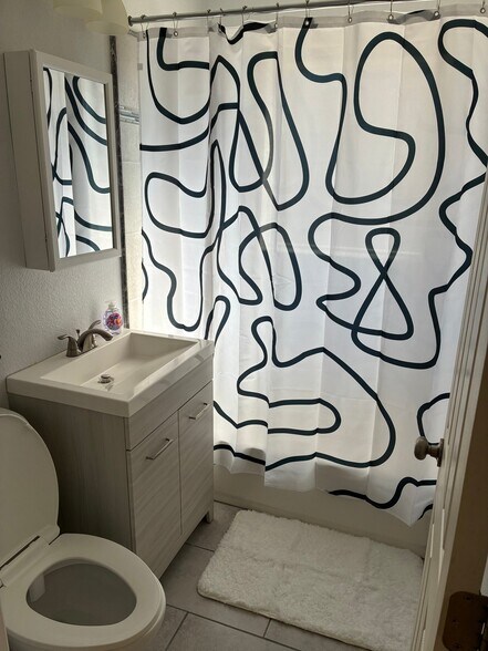 Building Photo - 3324 Fillmore St