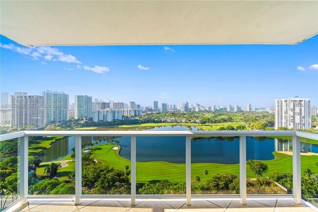 Building Photo - 3675 N Country Club Dr
