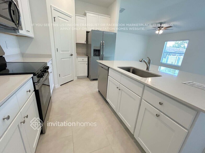 Building Photo - 21519 Quesada Ave