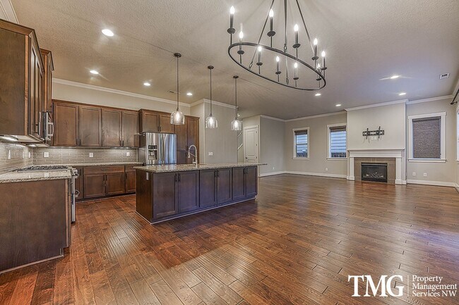 Building Photo - Spacious 4 BD Home with Private Backyard & Community Amenities!