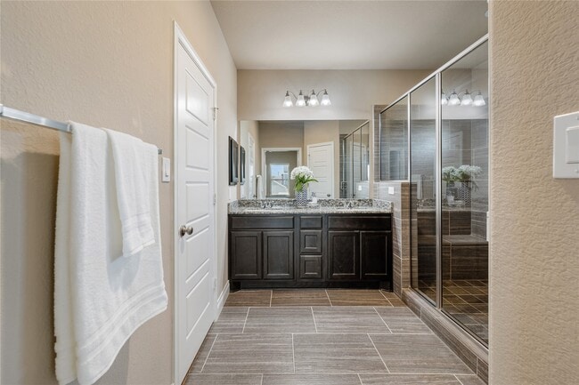 Building Photo - 16910 Canosa Dr