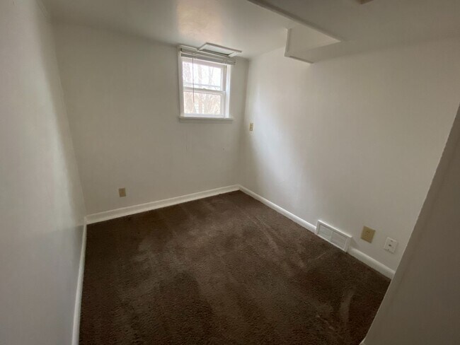 Building Photo - 608 N 19th St