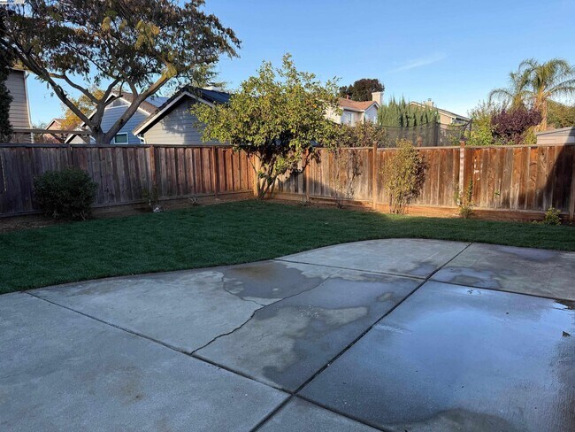 Building Photo - 4675 Christenson St