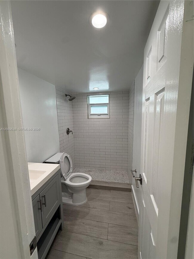 Building Photo - 200 Galen Dr