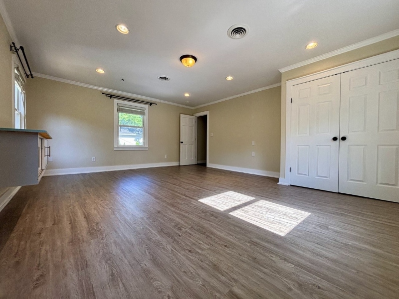 Building Photo - 1738 E 71st St