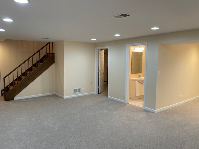 Building Photo - 1723 Wildberry Dr