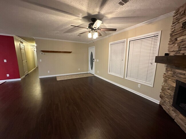 Building Photo - 5 BR, 3.5 BA, 2432sf home on almost 17 acres!