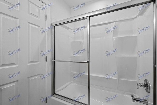 Building Photo - 2025 Grainger St