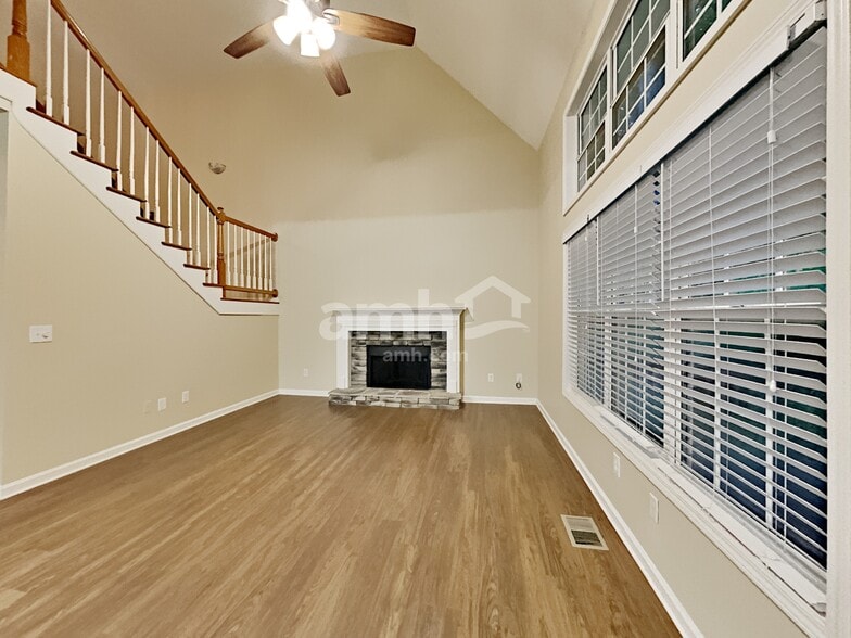 Building Photo - 2046 Township Dr