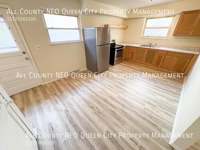 Building Photo - 2420 Ulrich Ave