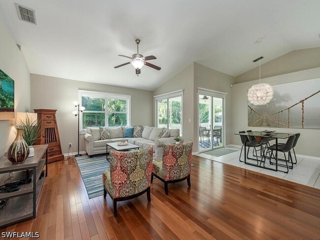Building Photo - 1082 Capri Dr