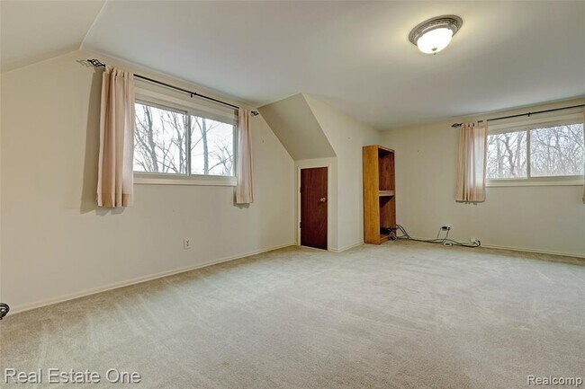 Building Photo - 5307 Metamora Rd