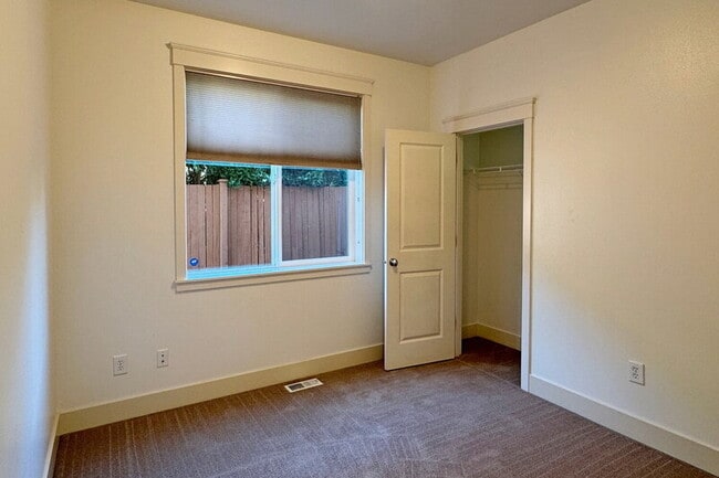 Building Photo - 21012 33rd Pl W