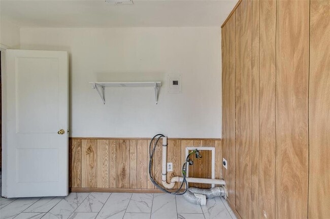 Building Photo - 745 SE 42nd St