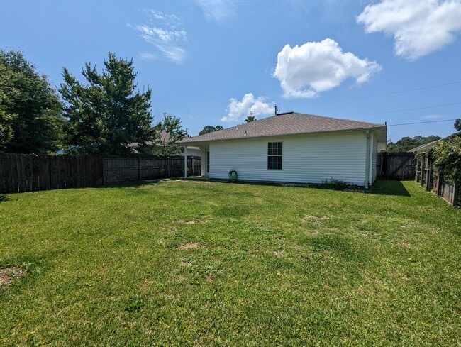 Building Photo - 1812 Brick Cir