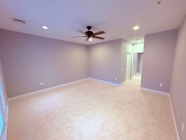 Building Photo - POTOMAC CLUB - TOWNHOUSE CONDO