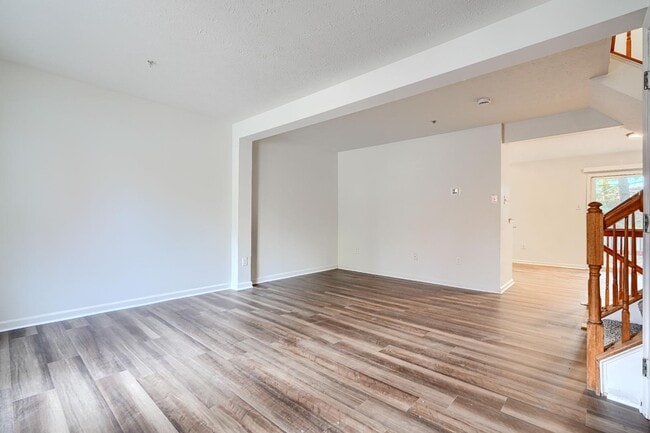 Building Photo - 9847 Bale Ct