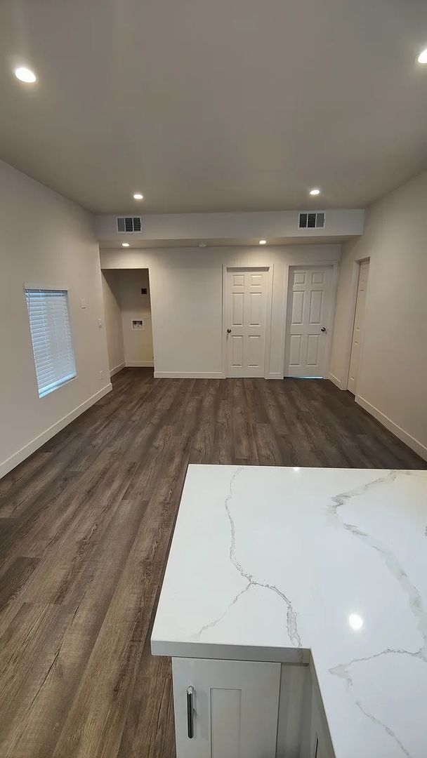 Building Photo - 4BD/2BA on East Falls! Newer Build & Rooft...