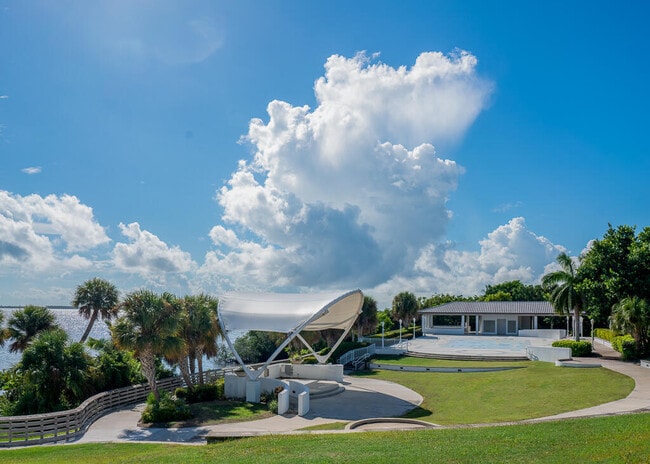 Building Photo - 1903 NE Media Ave