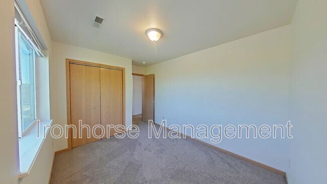 Building Photo - 2471 Wheeler Dr