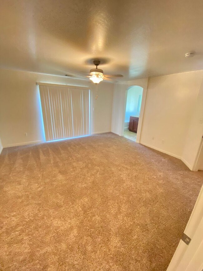 Building Photo - Beautiful 3 bed 2 bath Home in Rosedale!