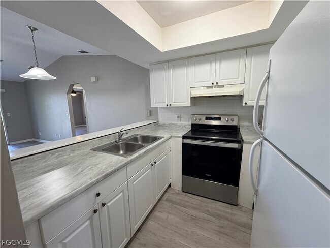 Building Photo - 823 Gleason Pkwy