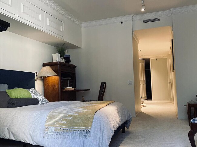 Building Photo - 680 N Lake Shore Dr