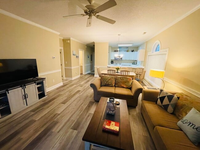 Building Photo - 702 Riverwalk Dr