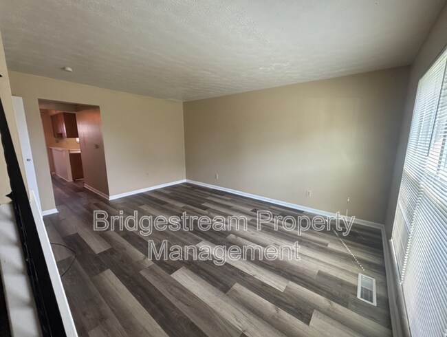 Building Photo - 967 Taylorsview Dr