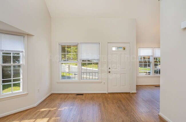 Building Photo - 7461 Ridge Oak Ct