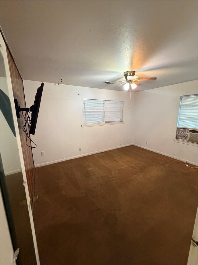 Building Photo - 8602 Glenlea St