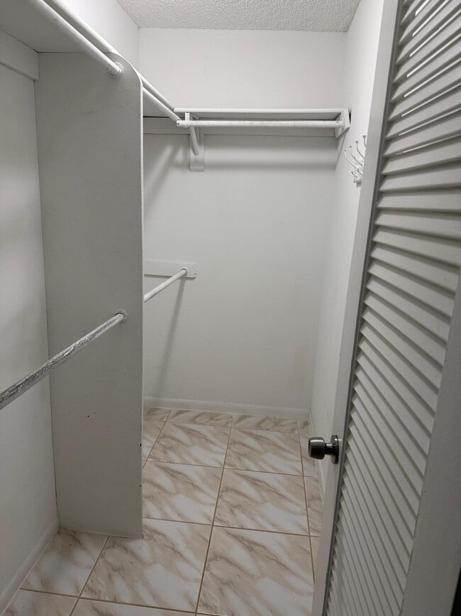 Building Photo - 795 Normandy Trail