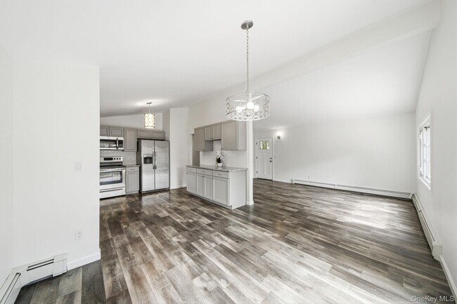 Building Photo - 28 Ashwood Dr