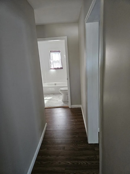 Building Photo - 109 60th St