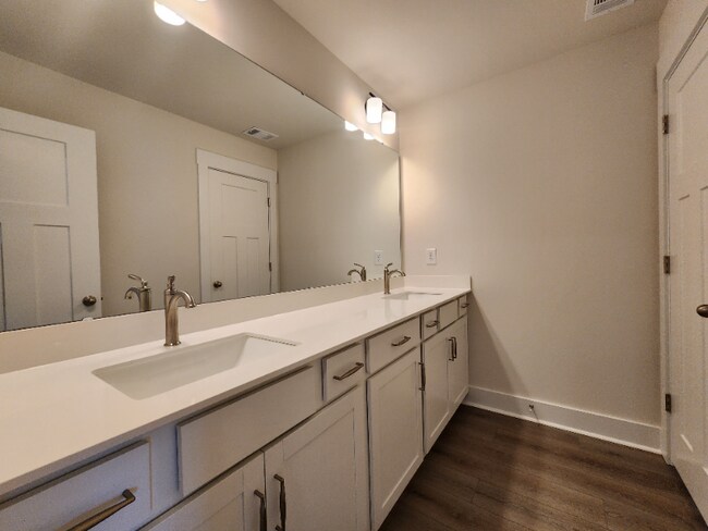 Building Photo - 499 Ml Pk Wy