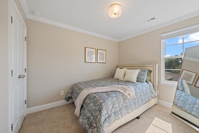 Building Photo - 3255 Tasker Dr