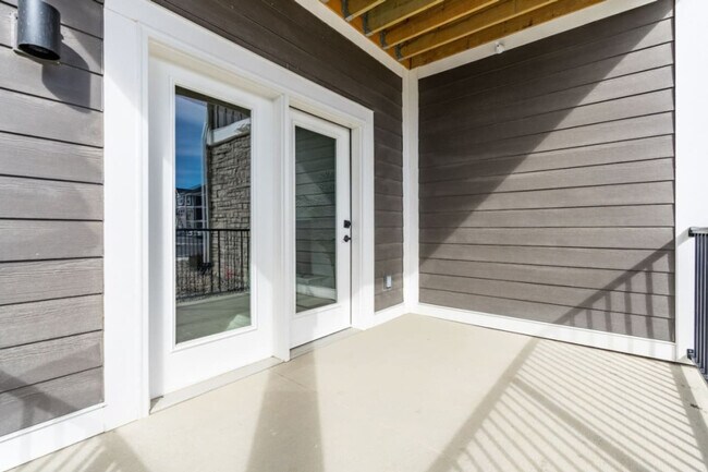 Building Photo - 5821 Elevated Wy