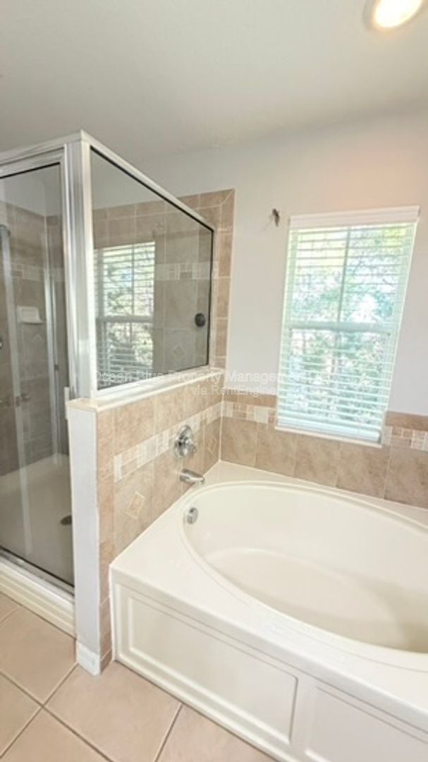 Building Photo - 1525 Hillview Ln