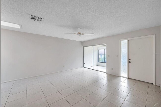 Building Photo - 2291 Shelly Dr