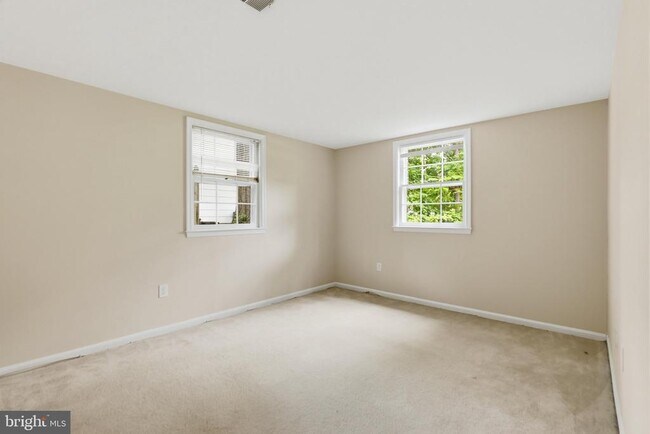 Building Photo - 8621 Buckboard Dr