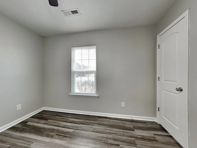 Building Photo - 108 Sampson Ct