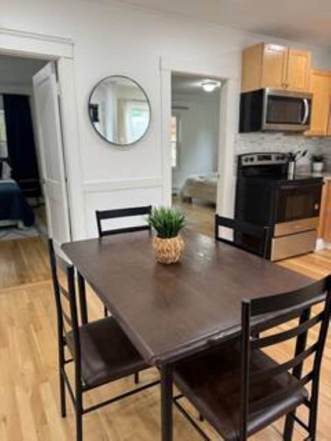 Building Photo - 10 Cranch St