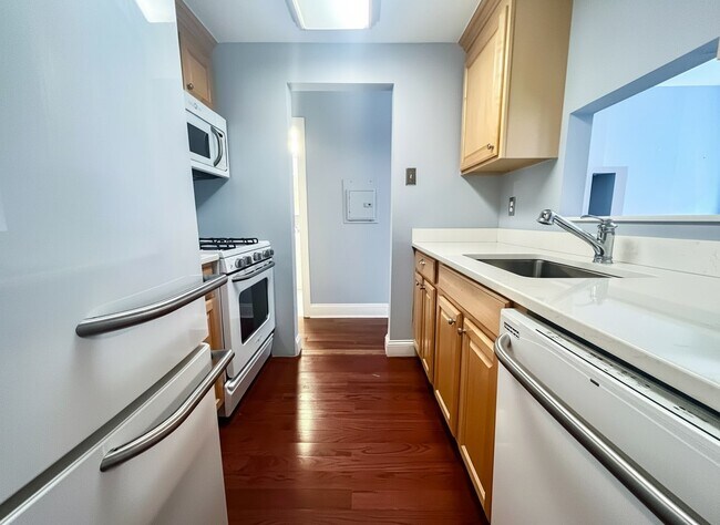 Building Photo - 1619 Spruce St