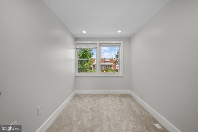 Building Photo - 7901 Wynbrook Rd
