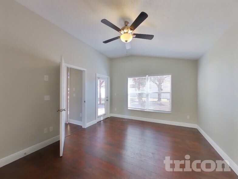 Building Photo - 15206 Markham Dr
