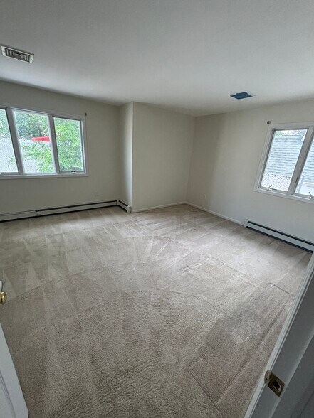 Building Photo - 970 Bard Ave