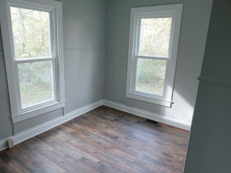 Building Photo - 32 Mary St